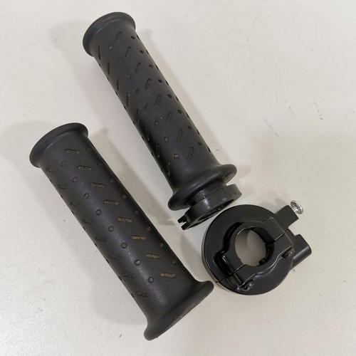 Malaguti Drakon 125 ET0 EZ:22 Gasgriff Gassteuerung C3251 - Bild 2 von 3