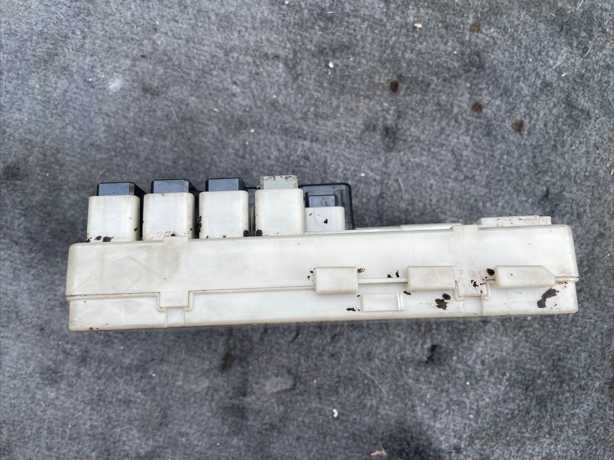 02-06 ALTIMA Engine Fuse Box Relay Control Module OEM