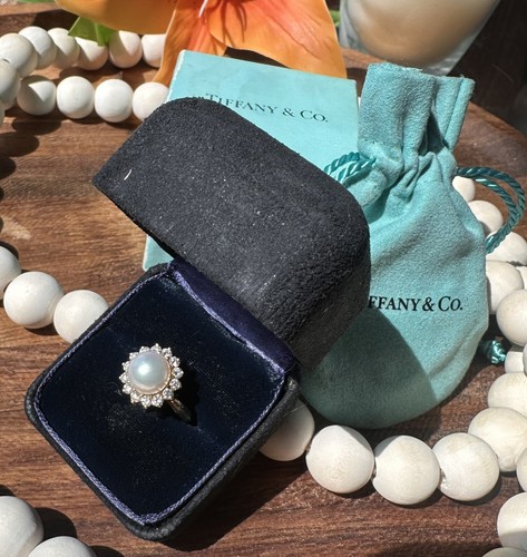 TIFFANY & CO 18k Pearl and Diamond Ring - Picture 3 of 9