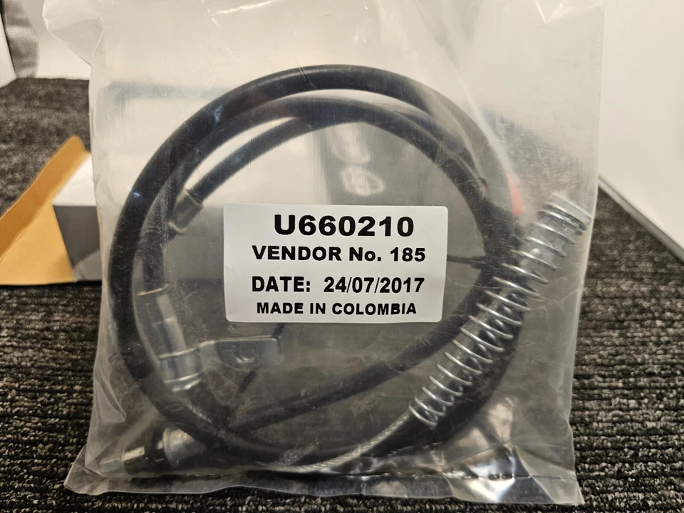 Cable de freno de estacionamiento Carquest Wearever BCA660210 para Chevrolet Suburban 2500 Foto 2 de 4