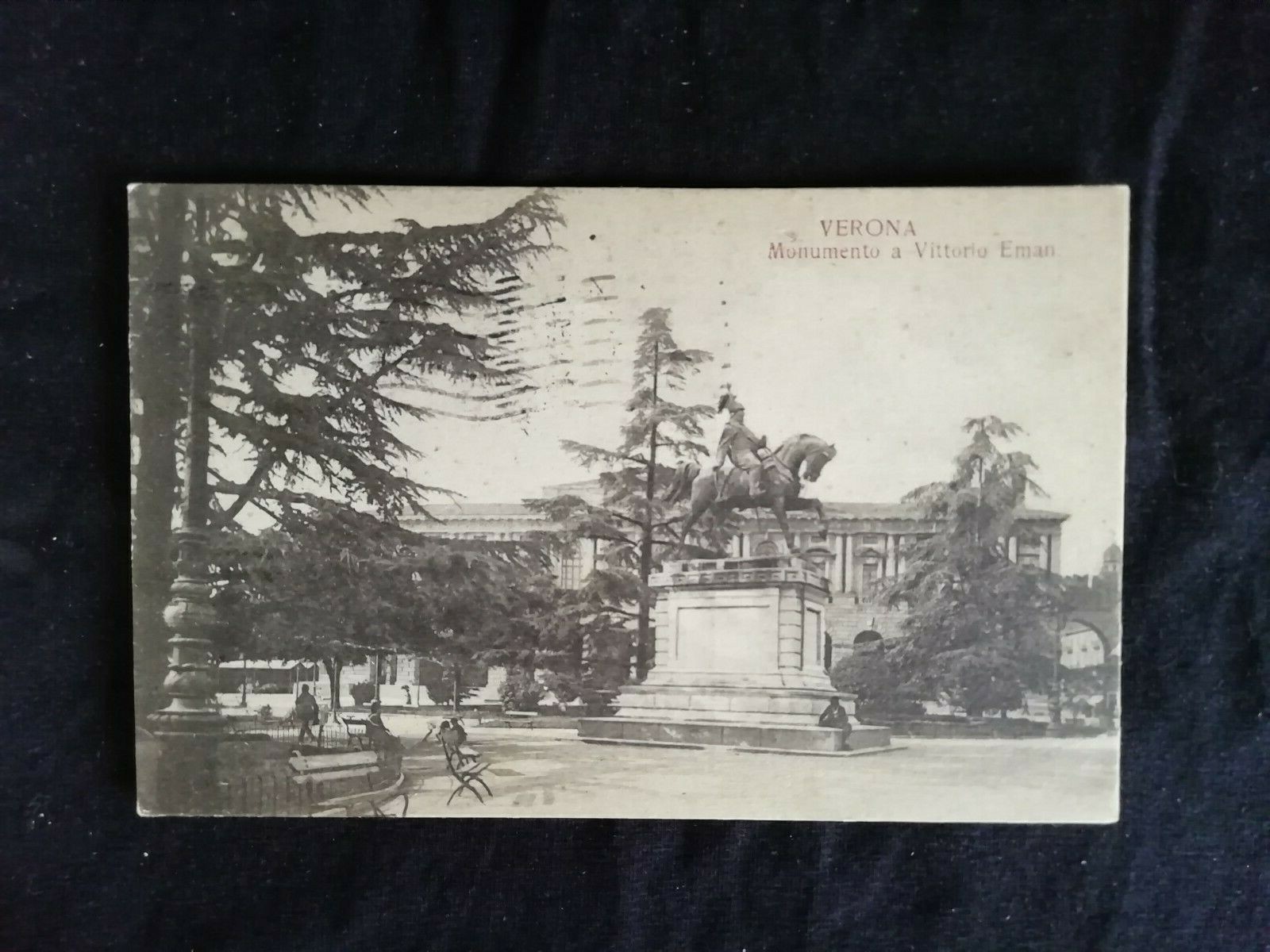 Picture 1 of 1