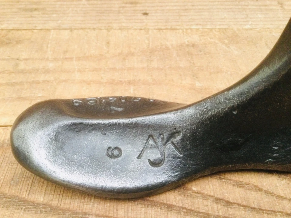 Vintage Cast Iron Shoe Last Size 6 & 7 Paperweight Doorstop Bookend - Image 3 of 4