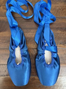 Blue Satin Pointe Shoes Youth Size 5 5.5 Ribbon Tie Ballet Dance Decor Display