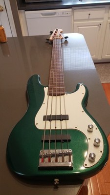 Squier 5 String Precision Bass Sherwood Green