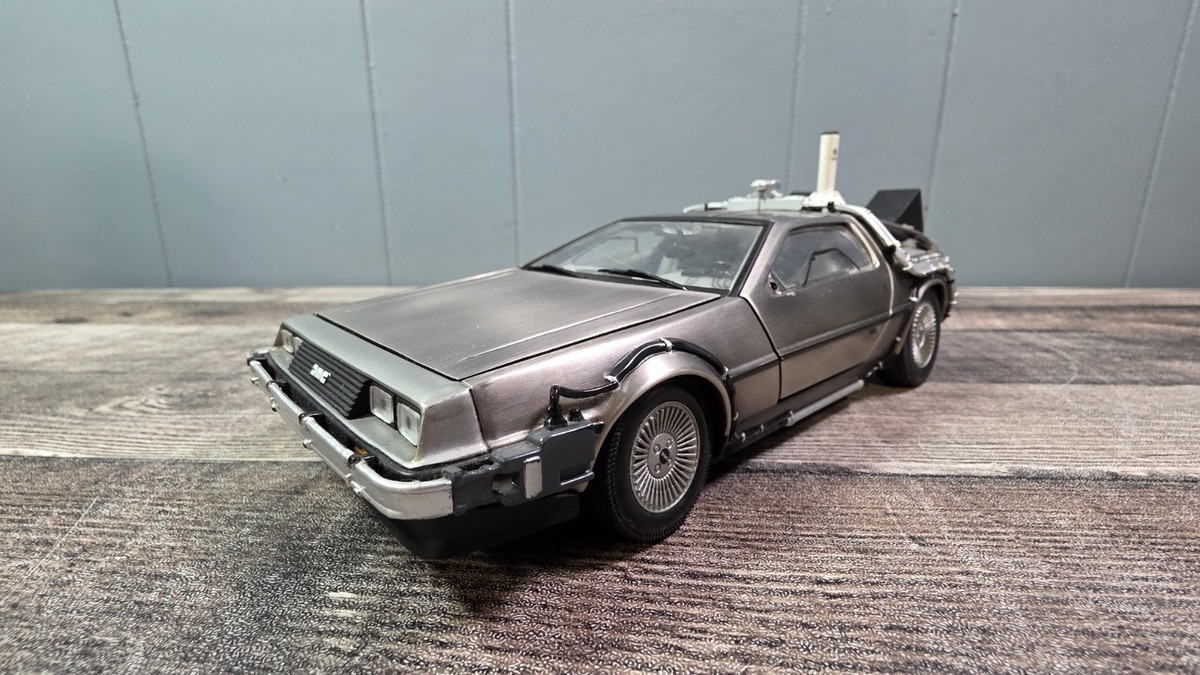 1:18 SUN STAR DMC Delorean Back to the Future hover mode 1/18
