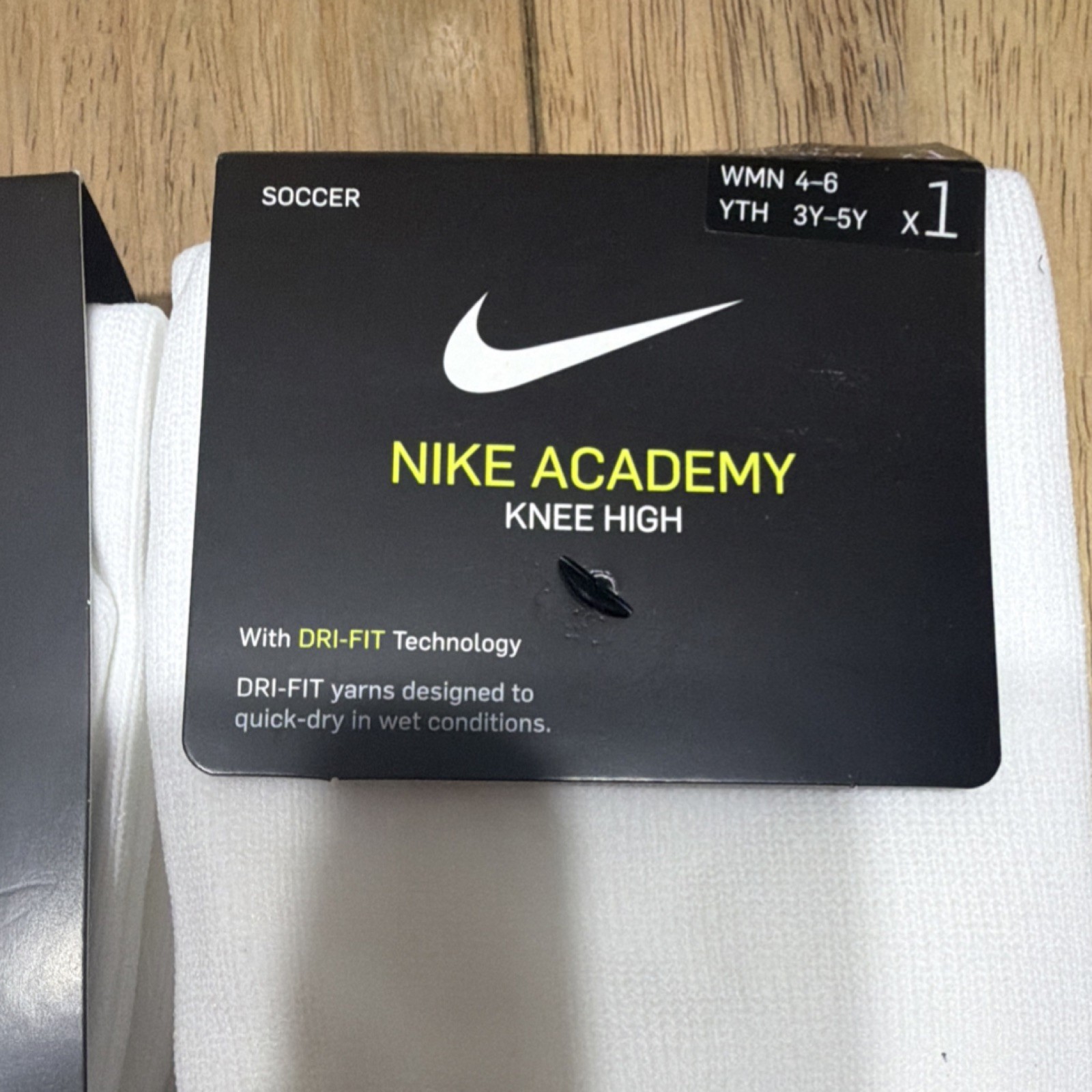 Nike Knee High Athletic Soccer Socks woman 4-6 or kids 3Y-5Y — 3 pairs  thumbnail 2