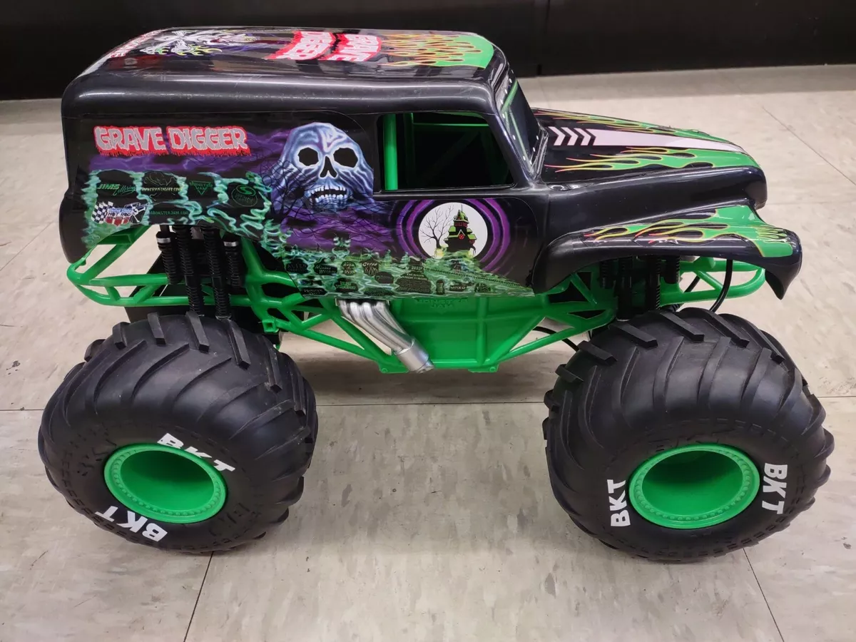 Monster Jam, Official Mega Grave Digger All-Terrain Remote Control Monster  Truck