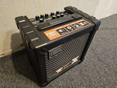 Roland CUBE アンプ　CUBE-20XL Roland CUBE-20XL 20W 1x8 Guitar Combo Amp Black | Guitar Center
