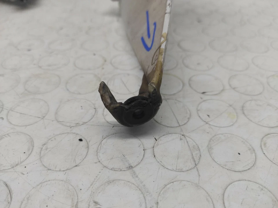 Carénage Latéral Gauche Avec Crochet Cassé Original BMW F800 R 2009/2011 - Photo 3/4