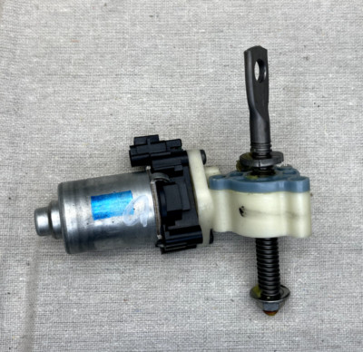 10-15 Lexus IS250 IS350 FRONT RIGHT SEAT UP DOWN MOTOR ASSY RH OEM 85820-30780