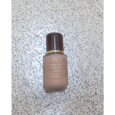 IMAN SECOND TO NONE ÖLFREIE FLÜSSIGE MAKE-UP FOUNDATION - SAND 3