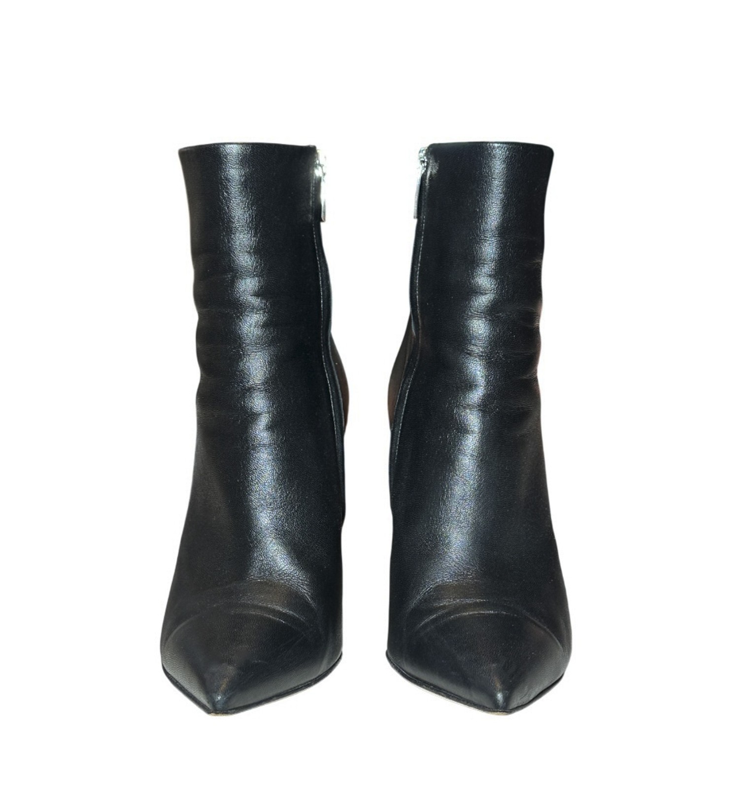 Black leather Gianvito Rossi ankle boots with pointed toes and 40.5 US 10.5 Italy branding on inner heel area.
