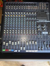 Yamaha EMX5016CF 500W 16-Input Powered Mixer with rack ears