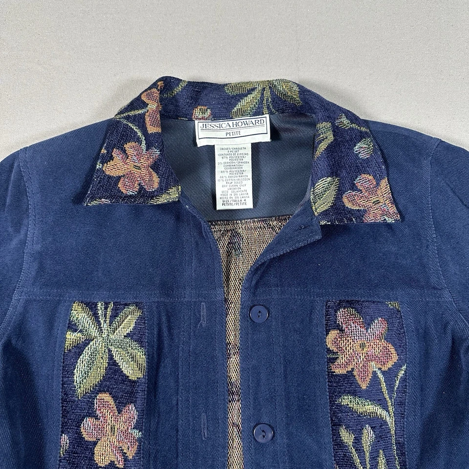 Chaqueta floral bordada Jessica Howard azul marino para mujer Petite 4 Foto 3 de 4