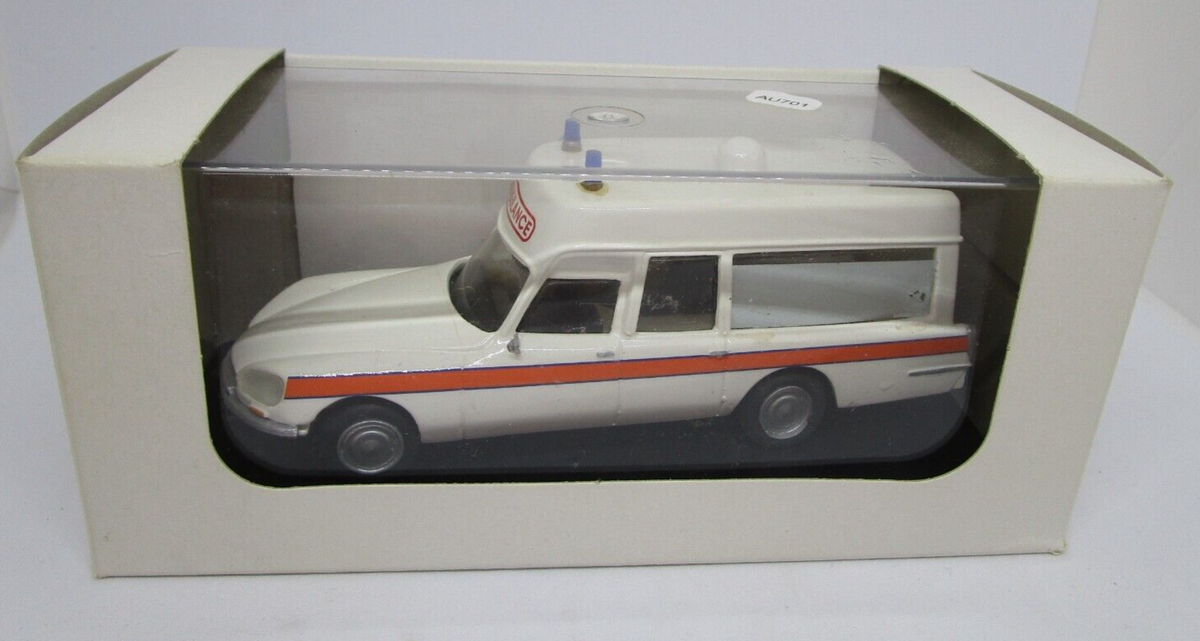 AU701 MINIROUTE SVM 1/43 – Citroën DS Ambulance Visser NL (kit Résine Monté, Réf 71)