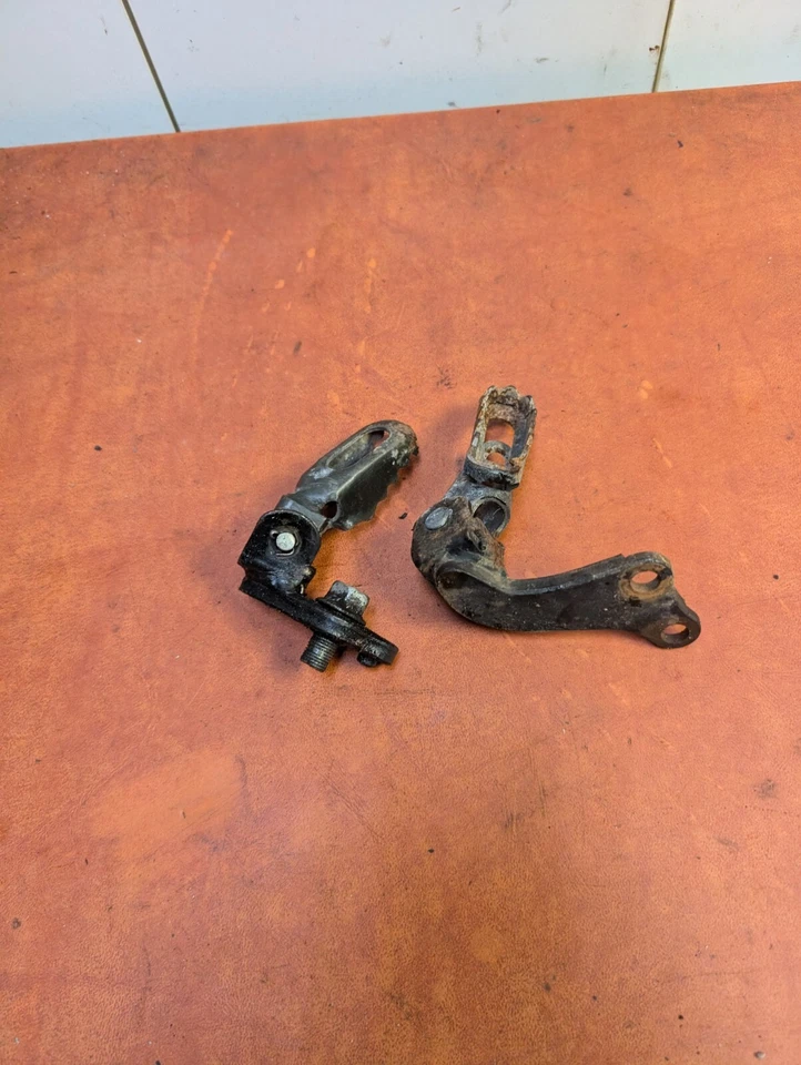 Yamaha XT 125 1982 estriberas delanteras Foto 4 de 4