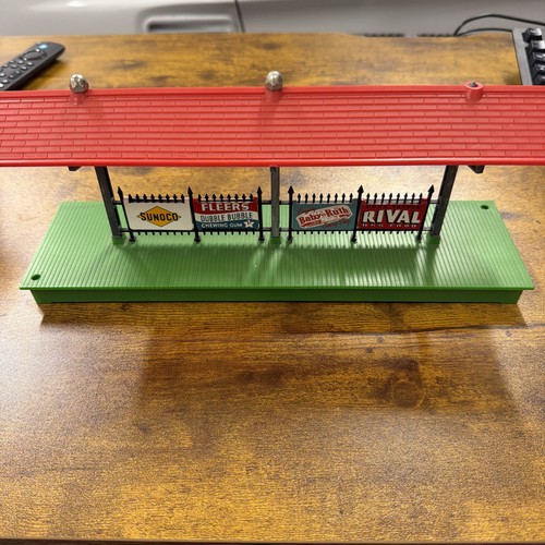 Plataforma de estación iluminada Lionel Trains 2156 - Hecha en EE. UU. | Zustand: Used