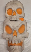 Hyde  Eek 22.5  Blow Mold Stack Skulls Light  Sounds Halloween