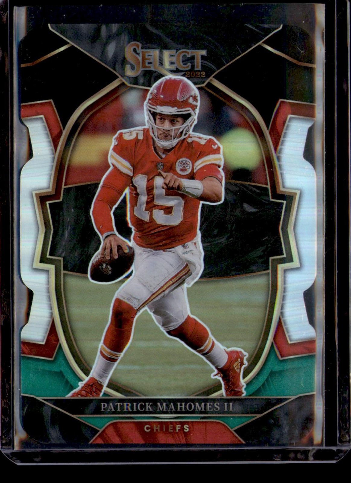 2022 Panini Select #20 Patrick Mahomes II Black and Green Prizm Die Cut