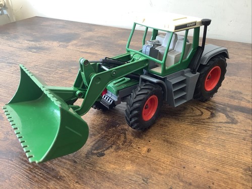 Siku 3551 Fendt Xylon Tractor 1/32 - Picture 3 of 9