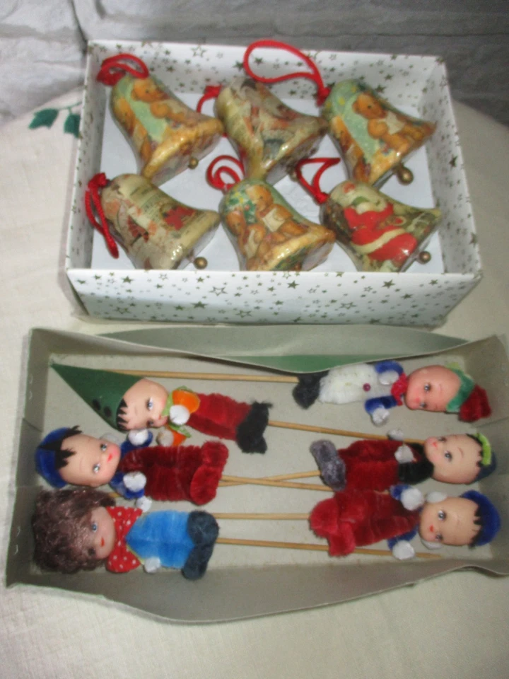 Lot  Ornements de Noël vintage BOITE 6  CLOCHES ET  6 GRANDS PIQUE EN CHENILLE - Photo 3/3