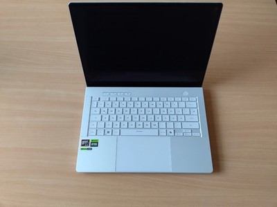 ASUS ROG Zephyrus G14 GA403WW-QS093W RTX 5080 64GB OLED neuwertig