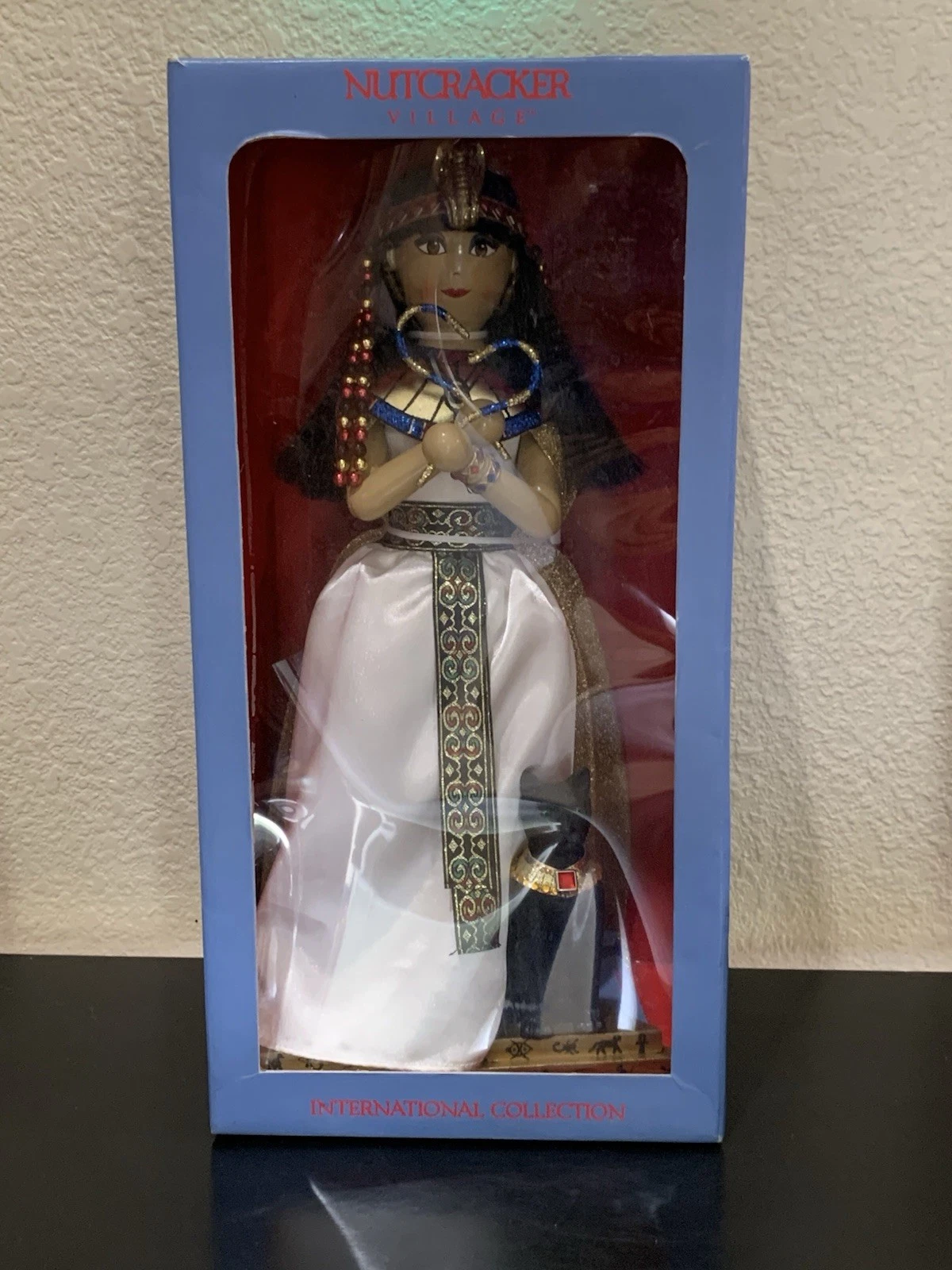 Vintage 2005 Nutcracker Egyptian Queen International Collection Wood nutcracker