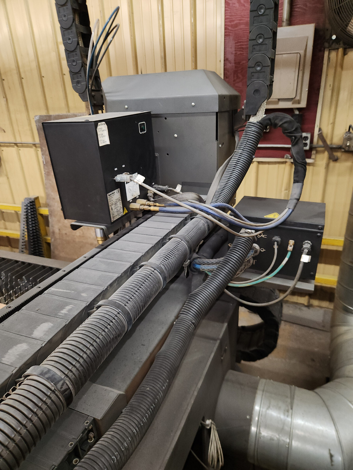 Multicam 3000 Plasma table with Hypertherm HPR30 hi definition power