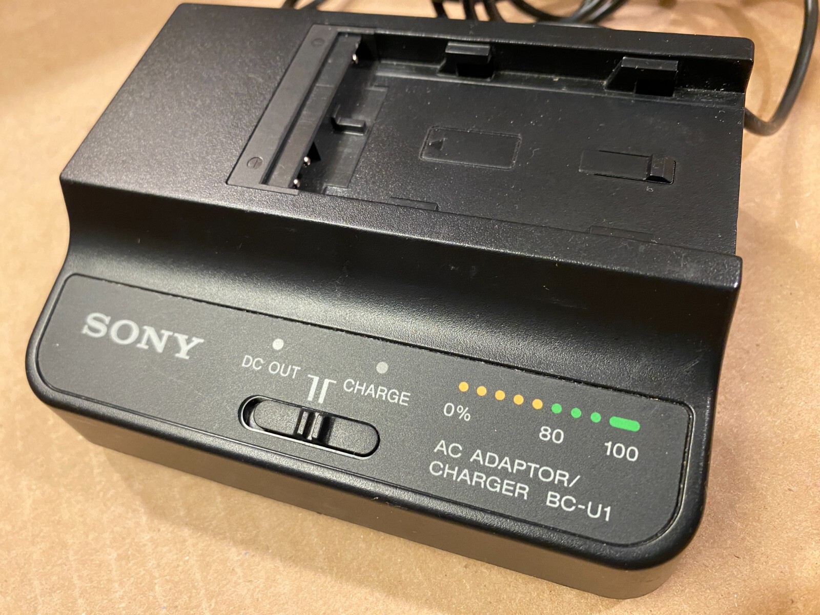 Genuine Sony BC U1 Battery Charger 4 BP-U90, U60, U30 PMW-EX1 EX3 PMW200 FS7 FS5