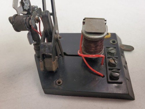 Twin Light Crossing Signal HO Scale 2 3/8" High Made Japan For Parts Or Repair - Picture 11 of 14