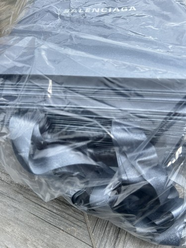 25 X Borse Regalo Originarie Balenciaga in Carta Oro Amate Mai Usate - Foto 3 di 4