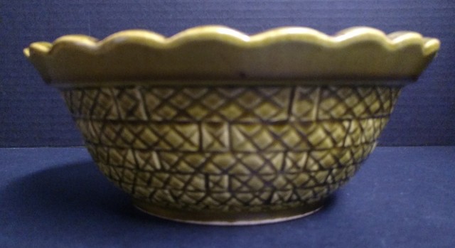 Green Bowl Lid Daisy Handle CCC USA Pottery 8446 8646 Vintage Mid green-bowl-lid-daisy-handle-ccc-usa-pottery-8446-8646-vintage-mid