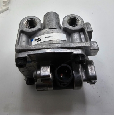 BENDIX ATR-6 BRAKE RELAY TRACTION VALVE K070684