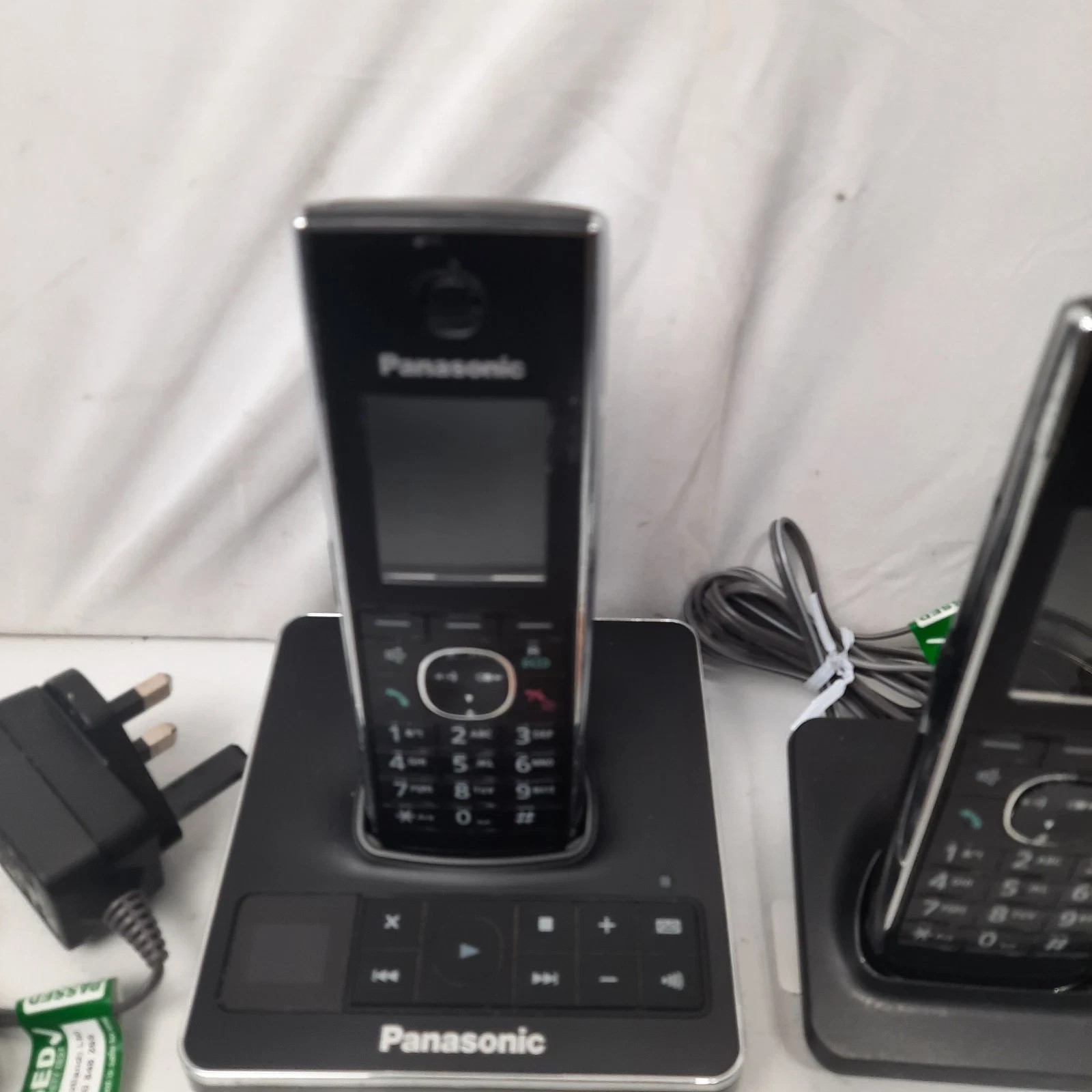 Panasonic KX-TGJ424 Digital Cordless Answering System with 3 handsets