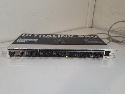 Behringer MX882 Ultralink Pro Ultra-Flexible 8-Channel Splitter/Mixer