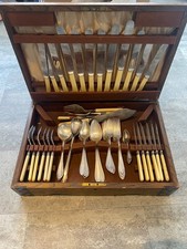 Vintage English Lever cutlery set, used but in good condition.