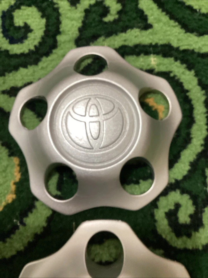 Toyota Tacoma Center Cap Hubcap 2001-2005 42603_04060 Repainted Silver 1piece - Image 3 of 4