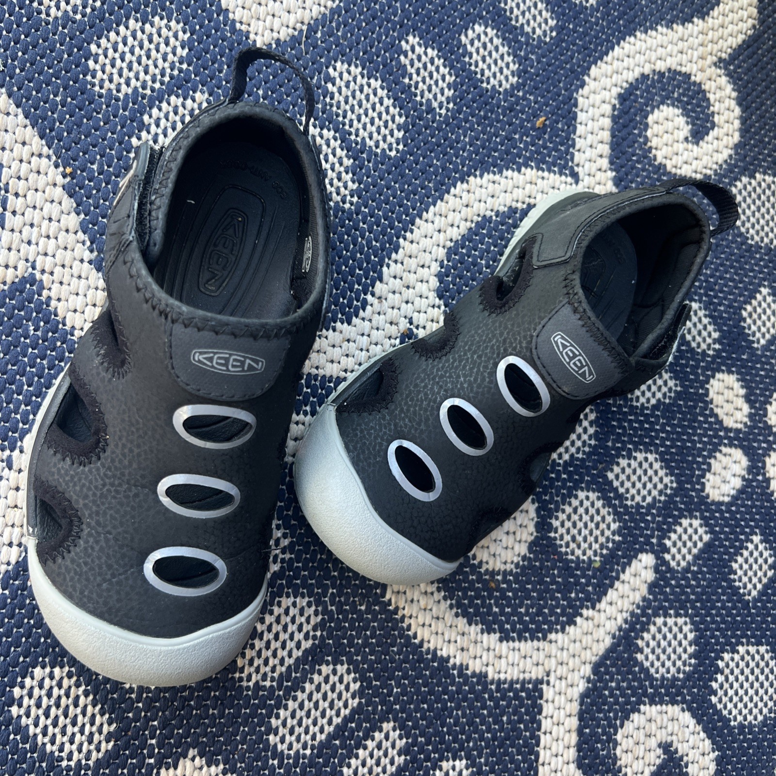 Sandali acqua punta chiusa Keen Stingray neri 1023154 ragazzo unisex taglia 13 giovani