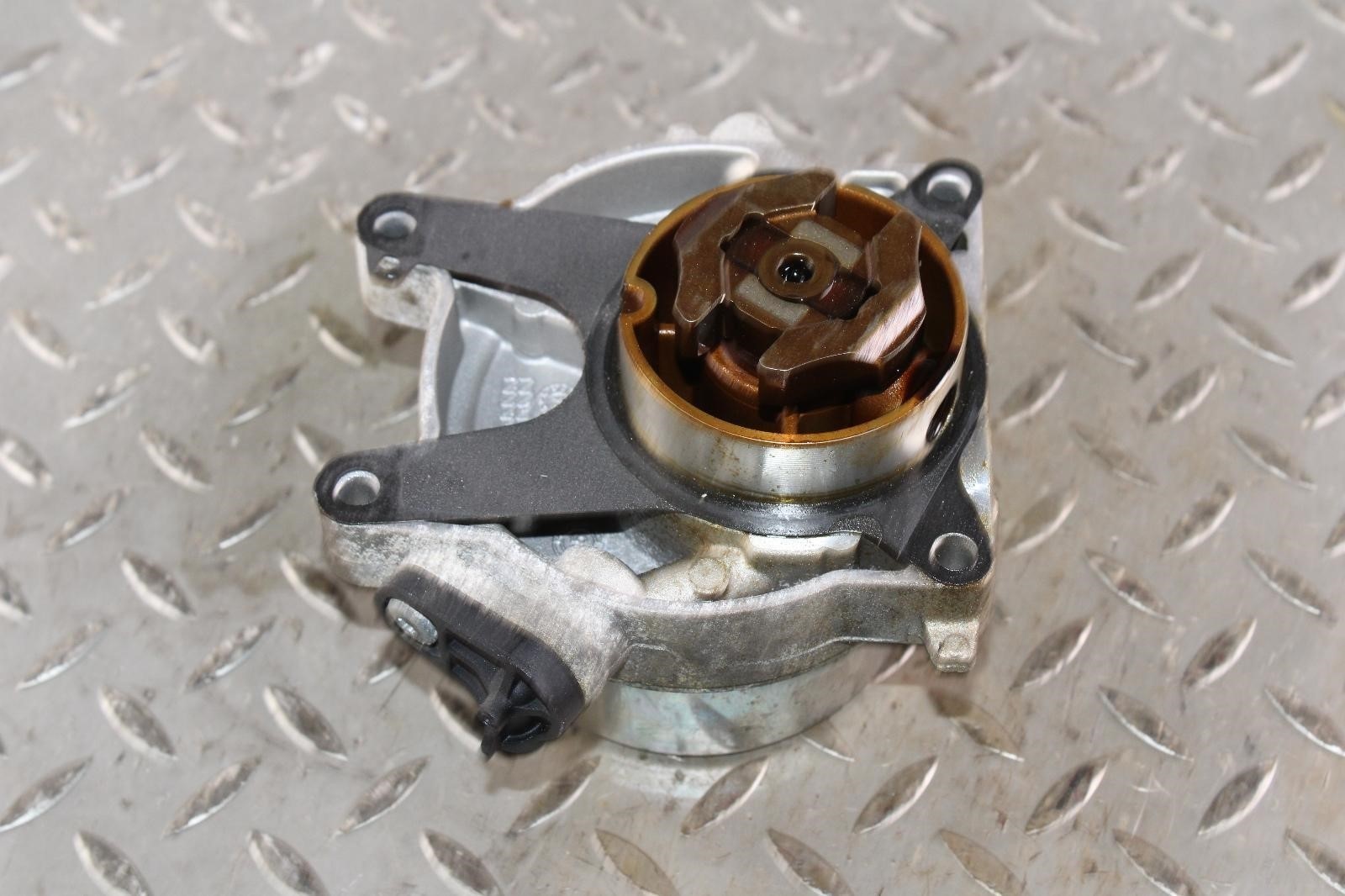 14-17 Ghibli 3.0L Turbo Motor Engine Vacuum Pump Hydraulic Assembly Factory OEM