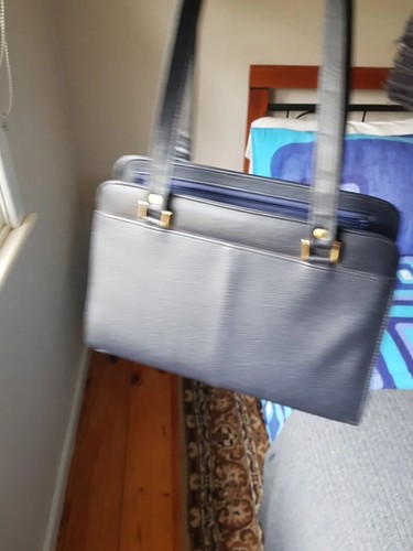 Vintage Women's Gold Crest Black Bag VGC Like New - Picture 13 of 15