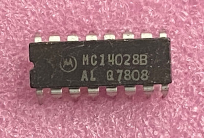 Motorola MC14028B BCD-to-Decimal, binary to octal decoder Integrated Circuit
