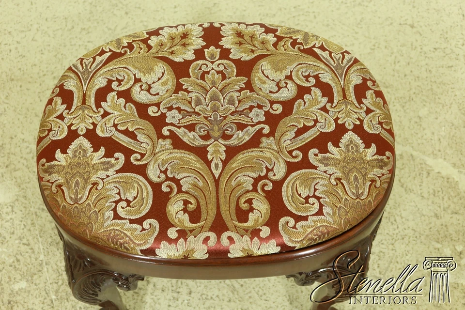 L40393E: otomana de caoba tallada en bola y garra estilo Chippendale Foto 2 de 4