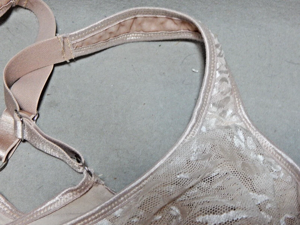 Sujetador 44DDD Breezies nude con aros A273342 diseños en copas no acolchado Foto 4 de 4