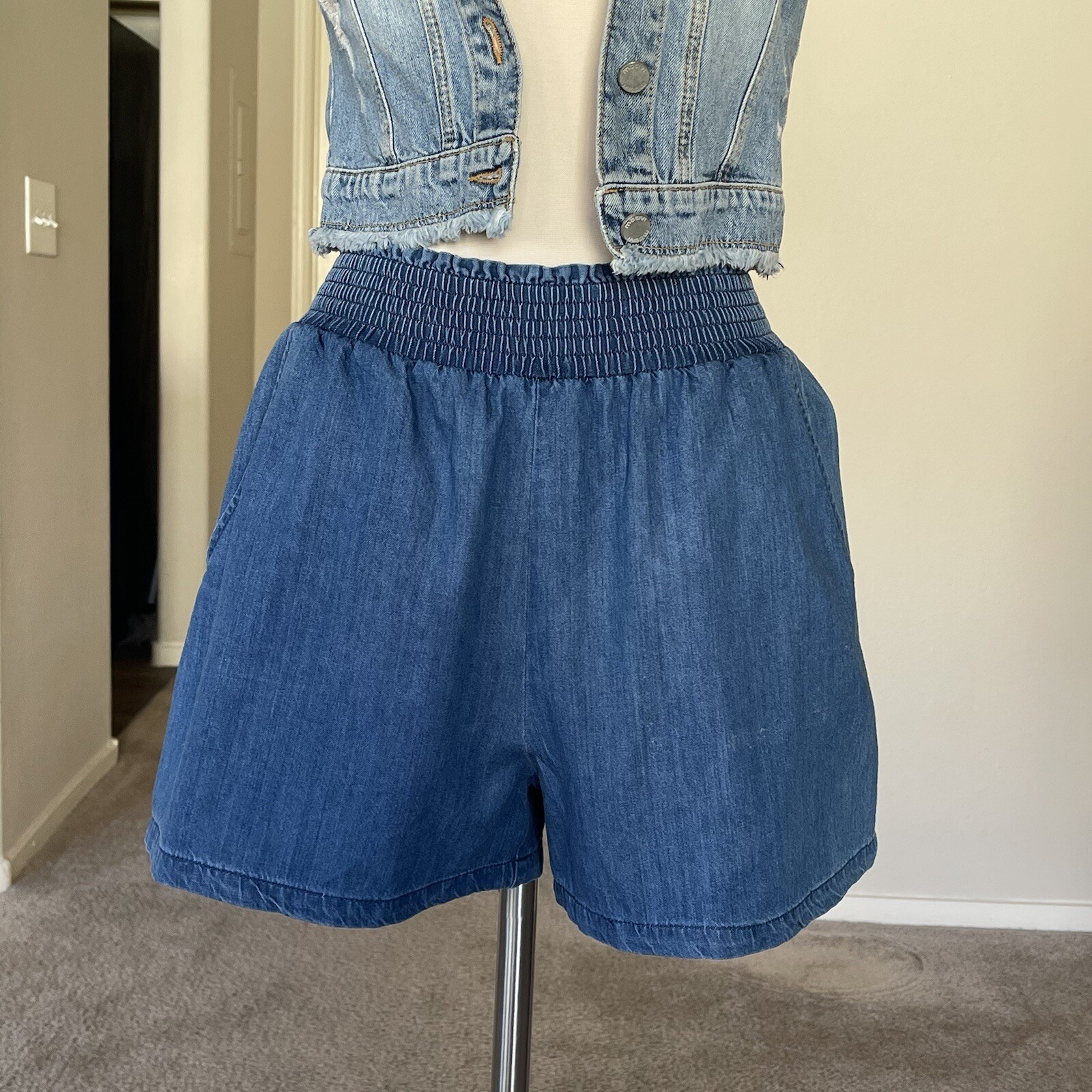 Universal Thread Blue Denim high rise pull on sho… - image 5