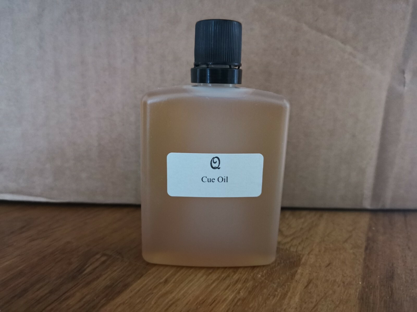 Q Cue Oil Finishing and Maintenance oil for Snooker & Pool Cues 60ml