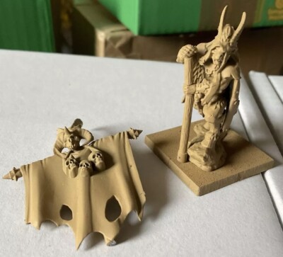 Warhammer - Beasts of Chaos - CONVERTED Bray Shaman Standard (R72) Exc