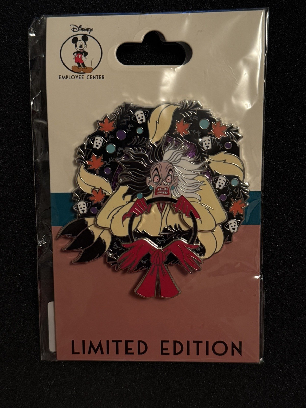DEC Disney Employee Center Cruella Villains Halloween Wreath 101 Dalmatians 