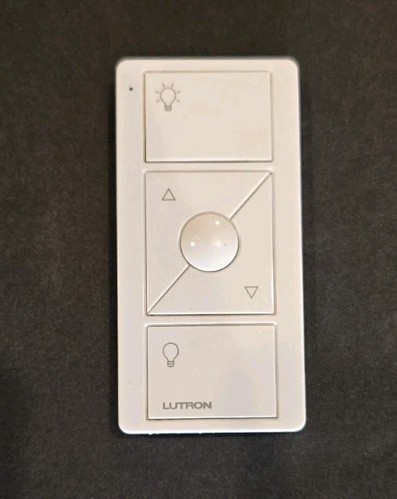 Lutron PJ2-3BRL PICO Wireless Dimming Control White for Caseta NEW BATTERY - Foto 1 di 2