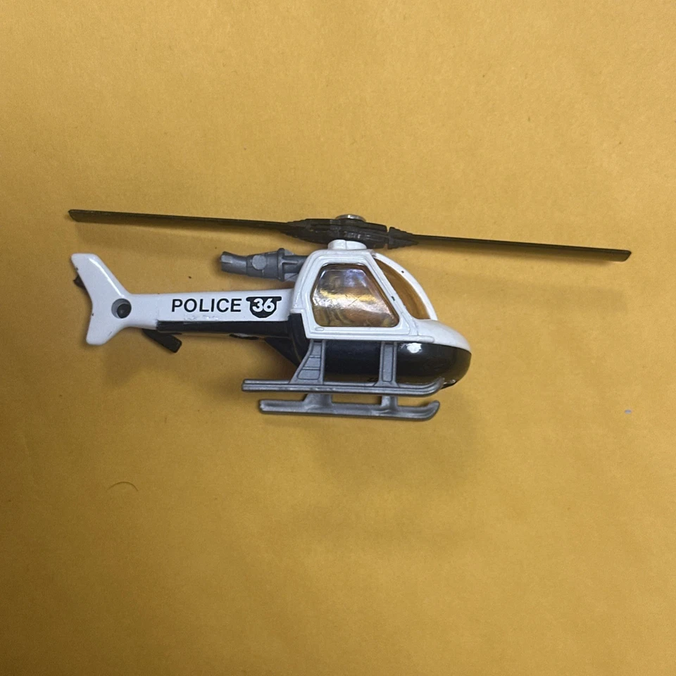 Matchbox 1982 Helicopter 1:110 White Diecast Police Helo USED NM Cond - Image 2 of 3