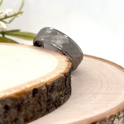 8mm Gray Tungsten Carbide Ring For Christmas Faceted Design Polished Edge Band